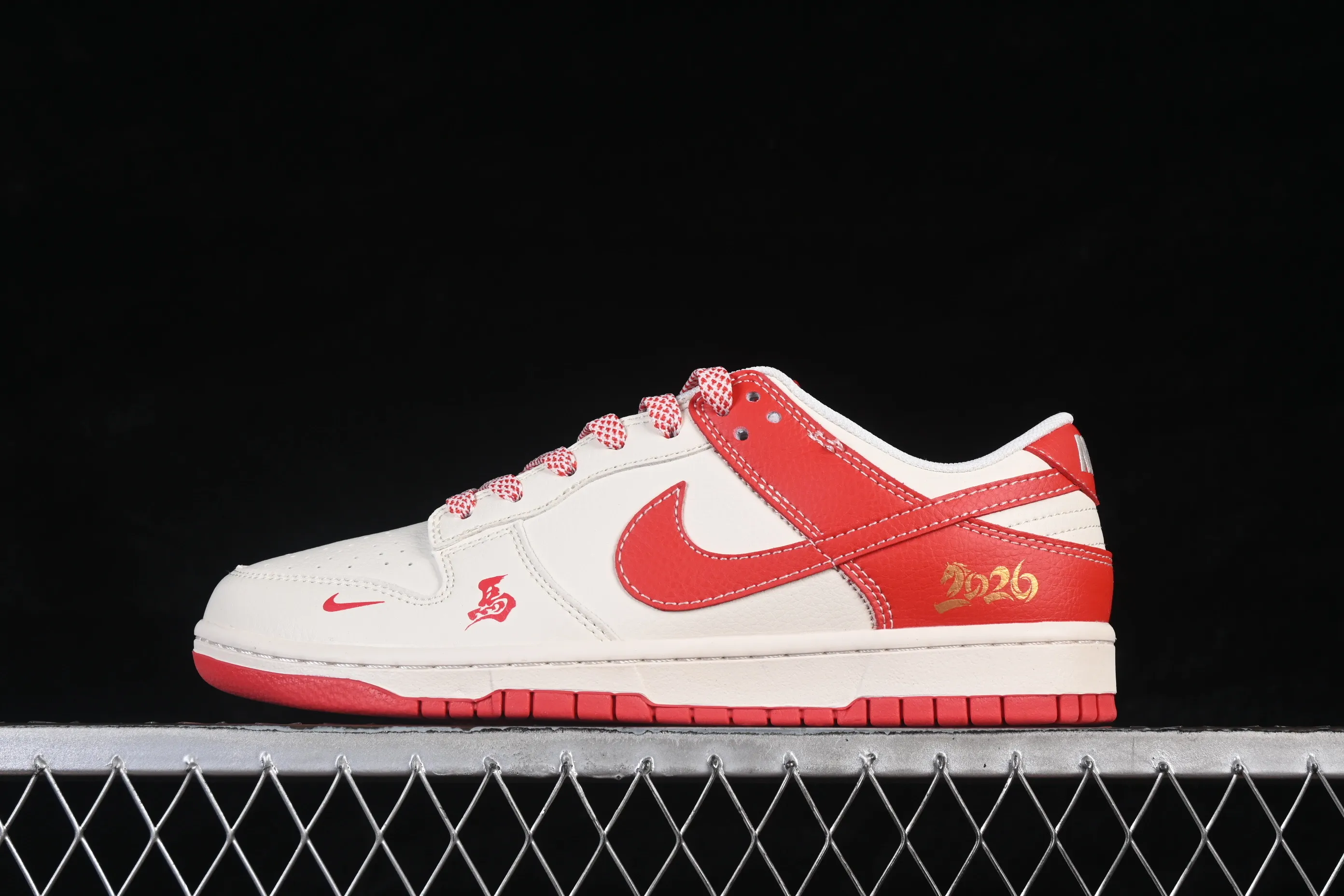All categories Nk SB Dunk Series Nk SB Dunk Low High-end customized low-top sneakers Nike SB Dunk Low Limited to the Year of the Horse High-end customized low-top casual skateboard shoes MZ9588-857